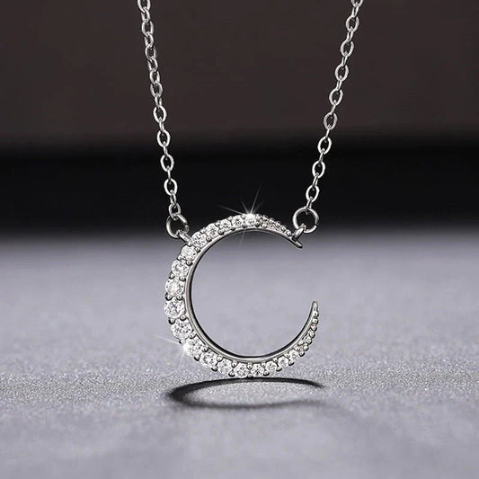 Women's Stylish Simple And Versatile Moon Necklace